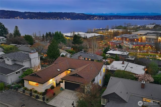 7710 57th Avenue NE, Seattle, WA 98115