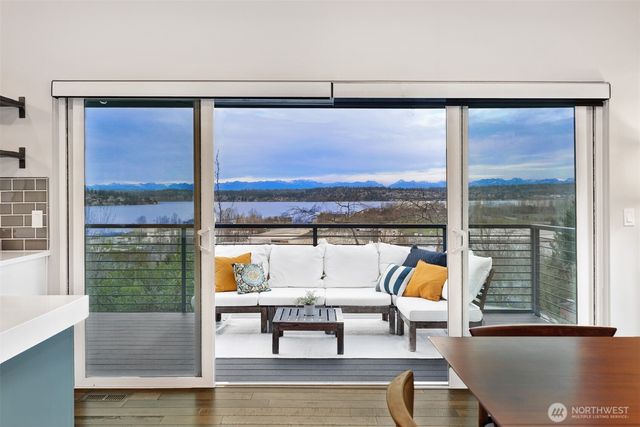 7710 57th Avenue NE, Seattle, WA 98115