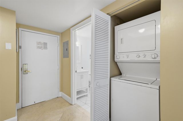 2951 S Bayshore Drive 315, Miami, FL 33133