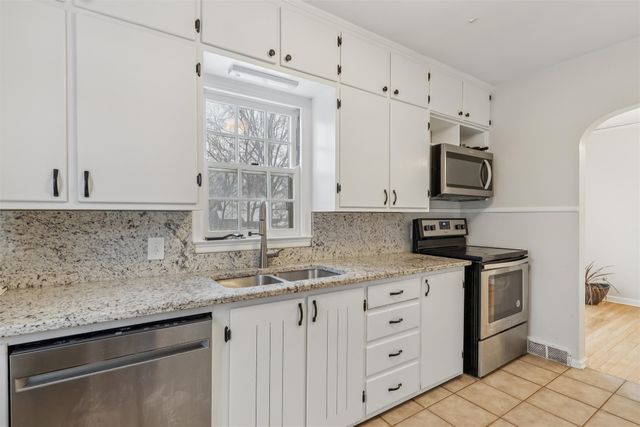 829 7th Street, West Des Moines, IA 50265