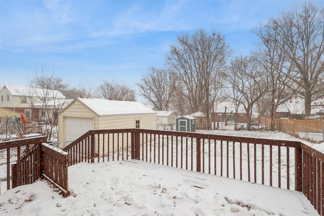829 7th Street, West Des Moines, IA 50265
