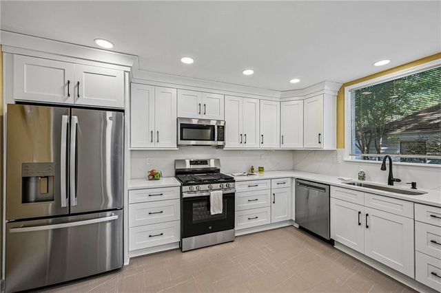805 Holmes Street, Atlanta, GA 30318