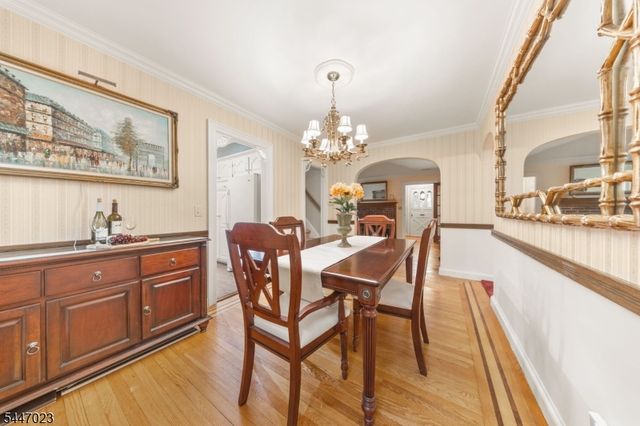55 Chestnut St, Hillsdale Boro, NJ 07642