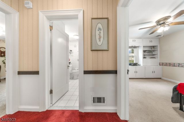 55 Chestnut St, Hillsdale Boro, NJ 07642