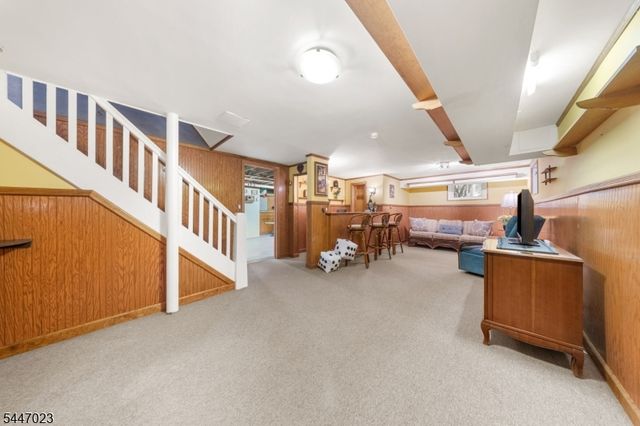 55 Chestnut St, Hillsdale Boro, NJ 07642