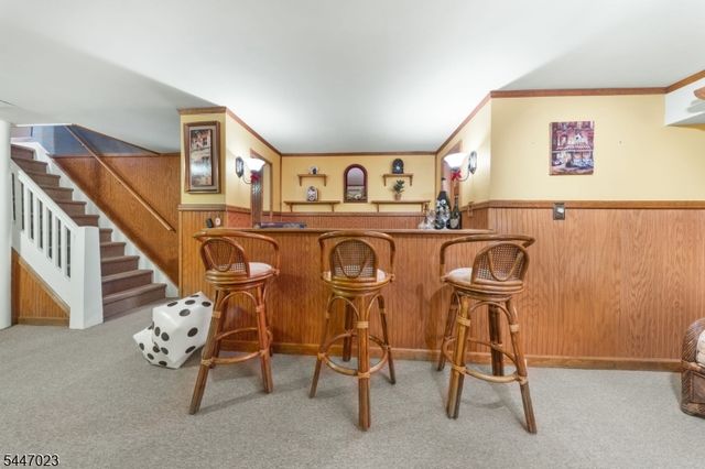 55 Chestnut St, Hillsdale Boro, NJ 07642