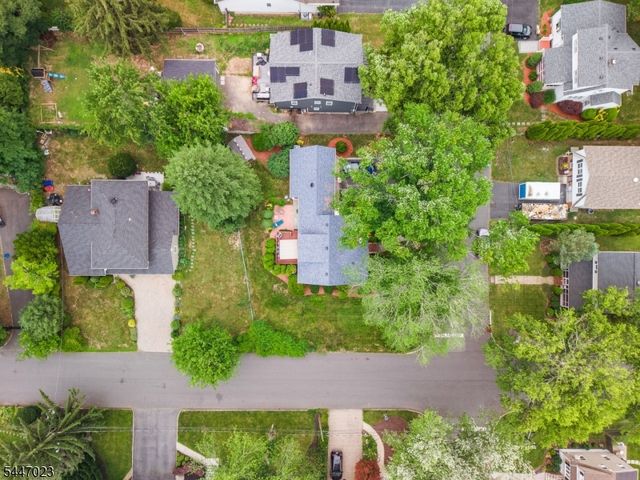 55 Chestnut St, Hillsdale Boro, NJ 07642