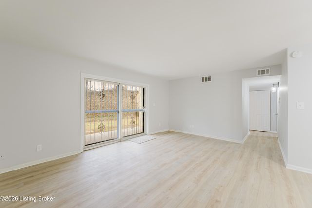 802 Highwood Dr, Louisville, KY 40206