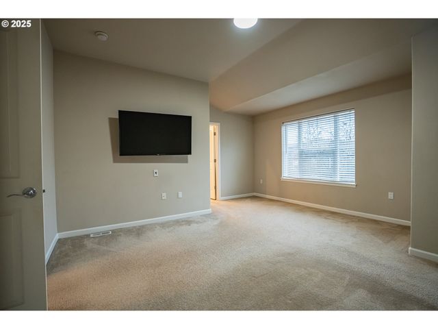 10910 Sw HUNTINGTON Ave, Tigard, OR 97223