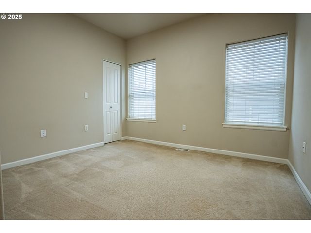 10910 Sw HUNTINGTON Ave, Tigard, OR 97223