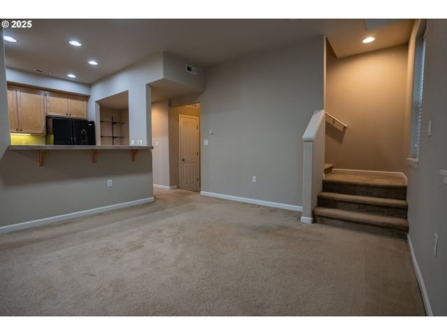 10910 Sw HUNTINGTON Ave, Tigard, OR 97223