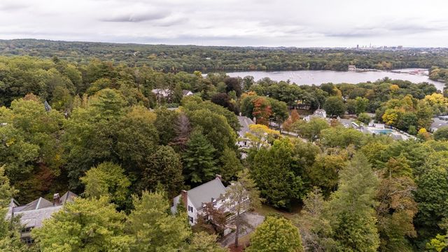 25 Arlington St, Winchester, MA 01890