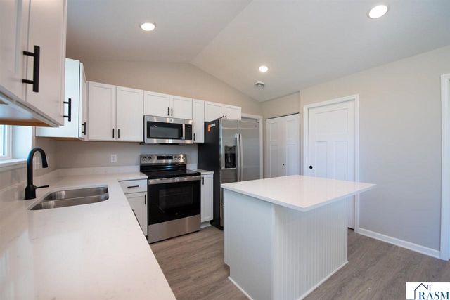 3111 Scotch Lane, Mankato, MN 56001