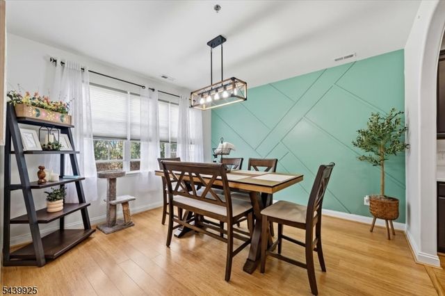 56 Limerick Ln, Lopatcong Twp., NJ 08865