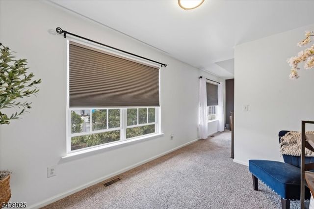56 Limerick Ln, Lopatcong Twp., NJ 08865