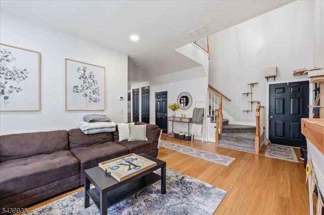 56 Limerick Ln, Lopatcong Twp., NJ 08865