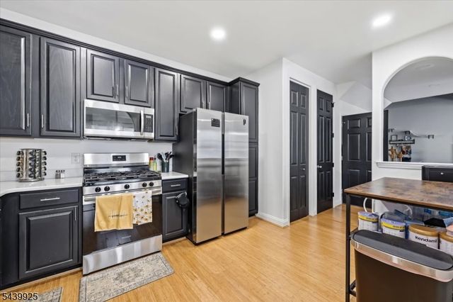 56 Limerick Ln, Lopatcong Twp., NJ 08865