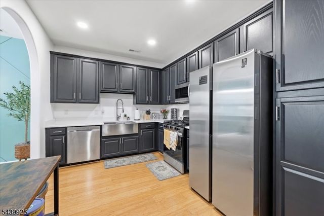 56 Limerick Ln, Lopatcong Twp., NJ 08865