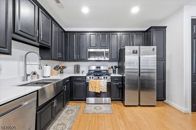 56 Limerick Ln, Lopatcong Twp., NJ 08865