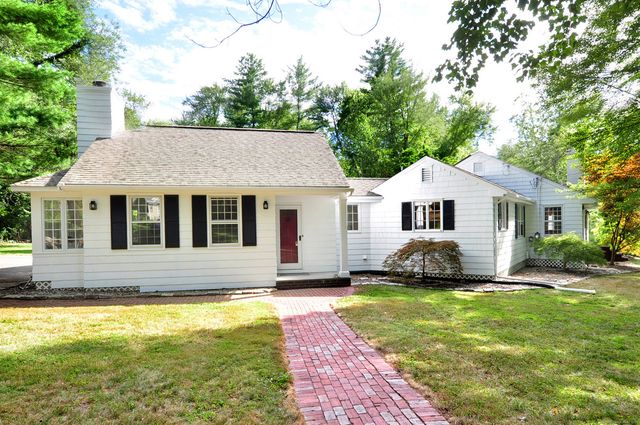 11 Oakhurst Road, Simsbury, CT 06070