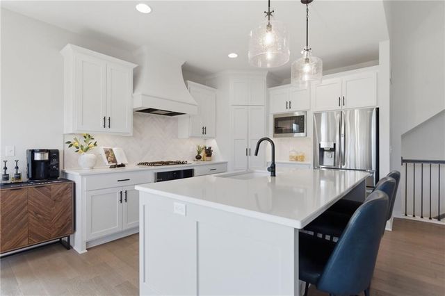 12527 W 182nd Court, Overland Park, KS 66013
