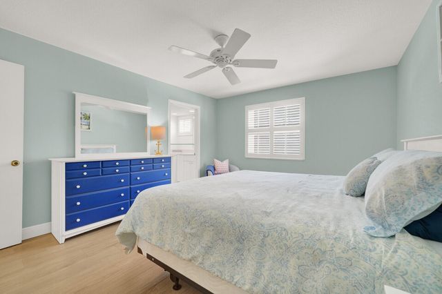 5500 OLD OCEAN Boulevard 108, Ocean Ridge, FL 33435