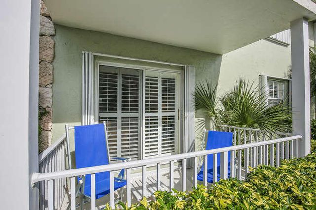 5500 OLD OCEAN Boulevard 108, Ocean Ridge, FL 33435
