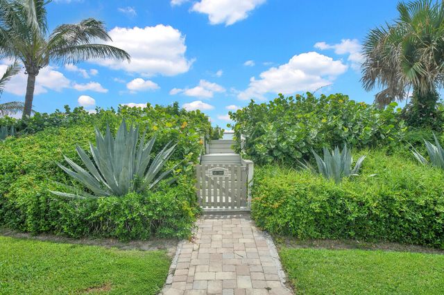 5500 OLD OCEAN Boulevard 108, Ocean Ridge, FL 33435