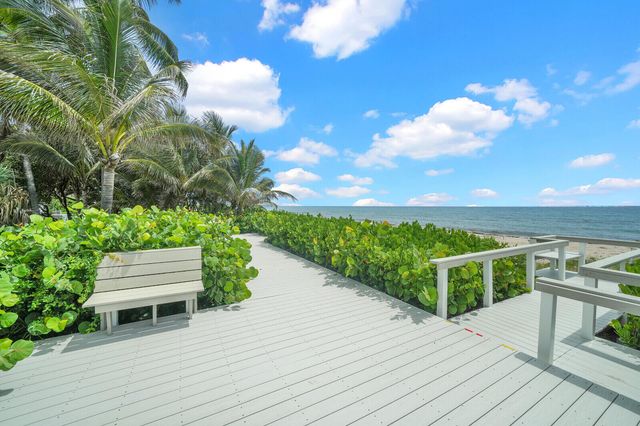 5500 OLD OCEAN Boulevard 108, Ocean Ridge, FL 33435