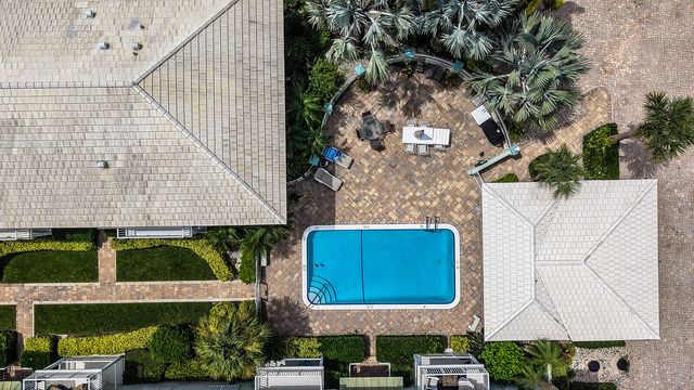 5500 OLD OCEAN Boulevard 108, Ocean Ridge, FL 33435
