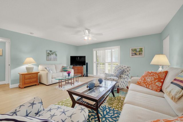 5500 OLD OCEAN Boulevard 108, Ocean Ridge, FL 33435