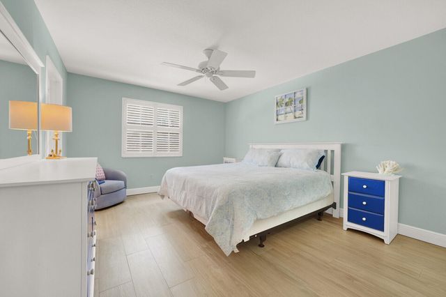 5500 OLD OCEAN Boulevard 108, Ocean Ridge, FL 33435