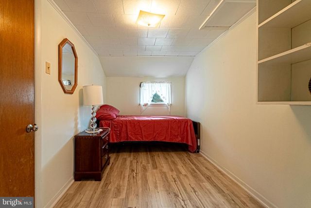 312 HAMMOND ST, Westernport, MD 21562