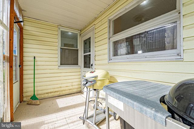 312 HAMMOND ST, Westernport, MD 21562