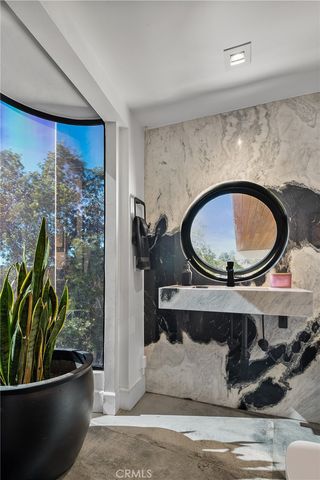 3020 Hollyridge Drive, Los Angeles, CA 90068