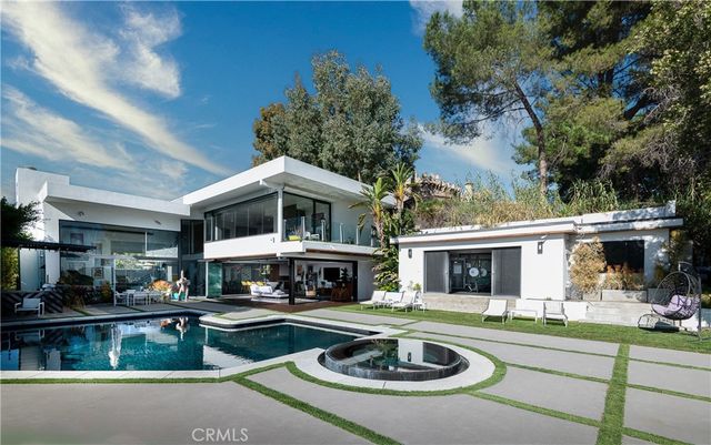 3020 Hollyridge Drive, Los Angeles, CA 90068