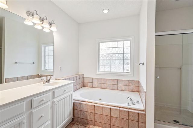 136 Baldwin Court, Newnan, GA 30263