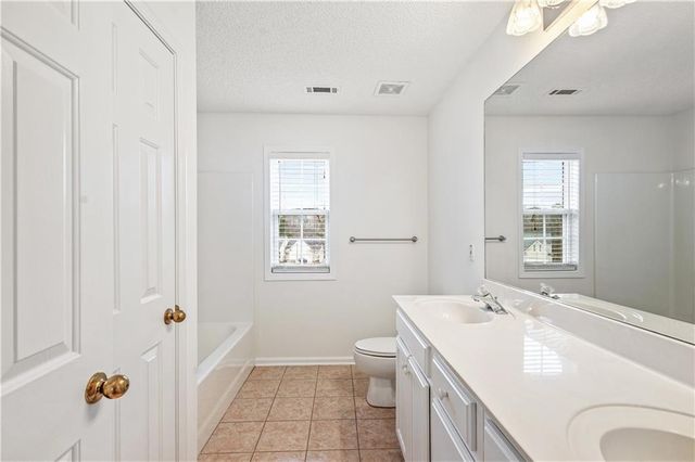 136 Baldwin Court, Newnan, GA 30263