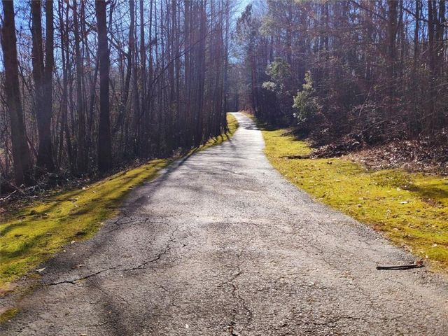 136 Baldwin Court, Newnan, GA 30263