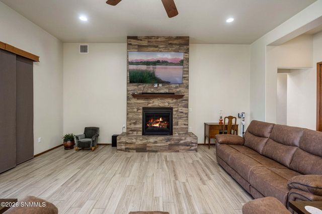 8366 Rancho Vista Loop, La Mesa, NM 88044