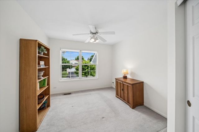 645 Chestnut Drive, Carol Stream, IL 60188