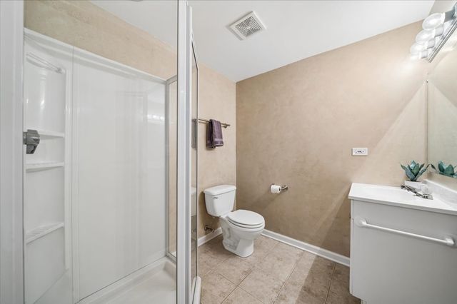 645 Chestnut Drive, Carol Stream, IL 60188
