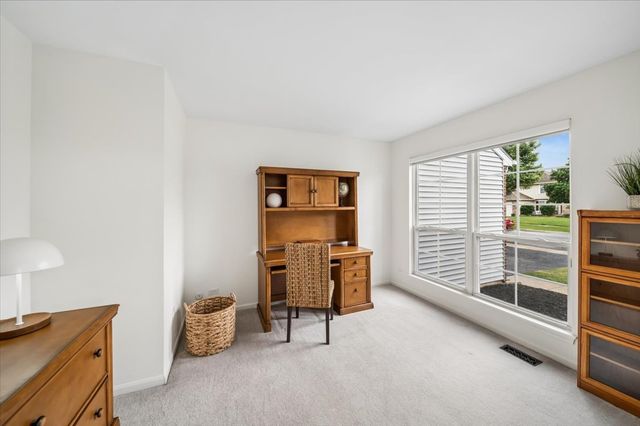 645 Chestnut Drive, Carol Stream, IL 60188