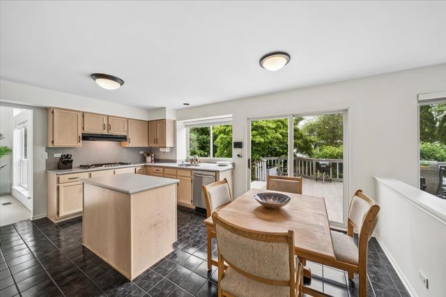 645 Chestnut Drive, Carol Stream, IL 60188