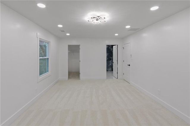 4307 Cedar Wood SW Drive, Lilburn, GA 30047