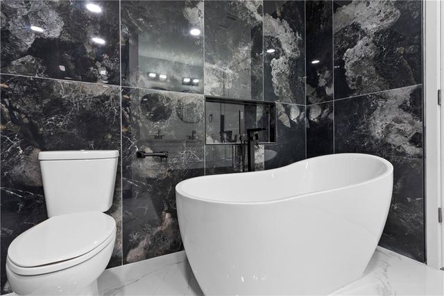 4307 Cedar Wood SW Drive, Lilburn, GA 30047