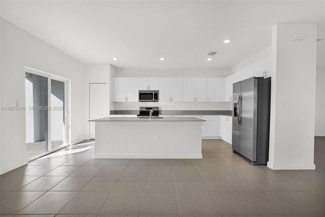 27210 SW 159th Path 10, Homestead, FL 33031