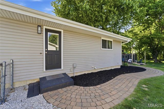 1455 Ladd Avenue, Edwardsville, IL 62025