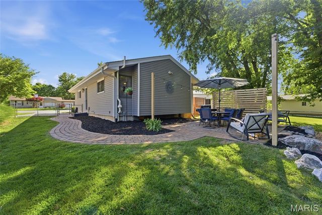 1455 Ladd Avenue, Edwardsville, IL 62025