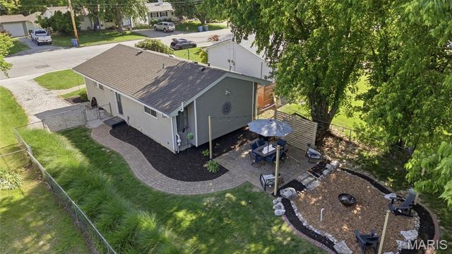 1455 Ladd Avenue, Edwardsville, IL 62025